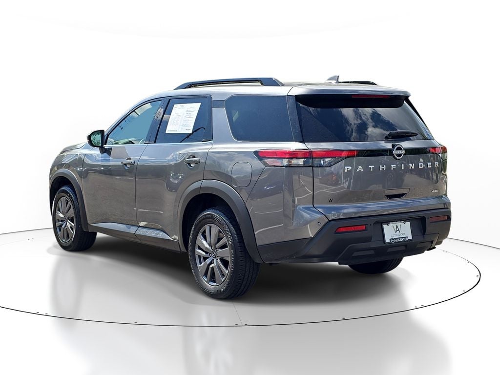 2025 Nissan Pathfinder SV