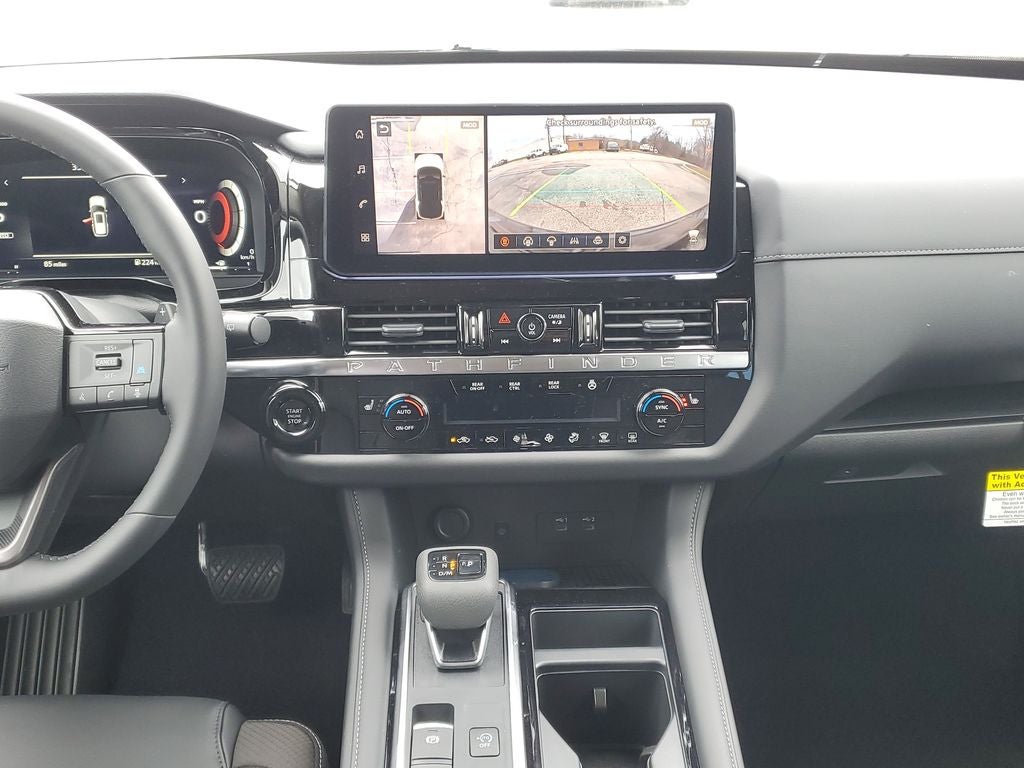 2026 Nissan Pathfinder SL