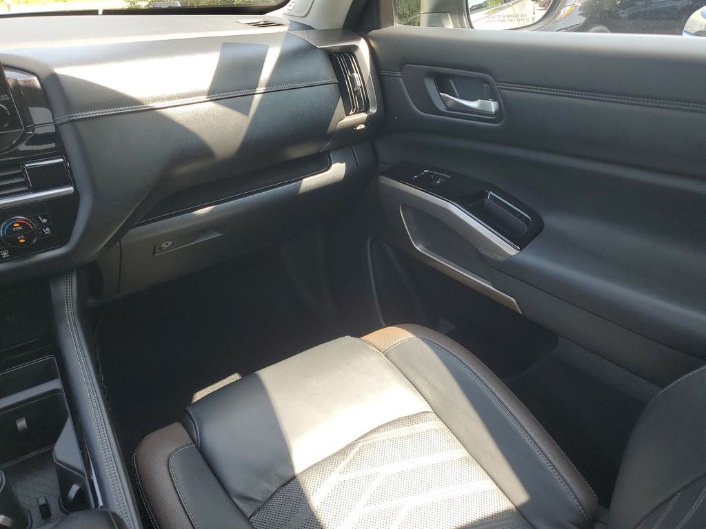 2022 Nissan Pathfinder Platinum
