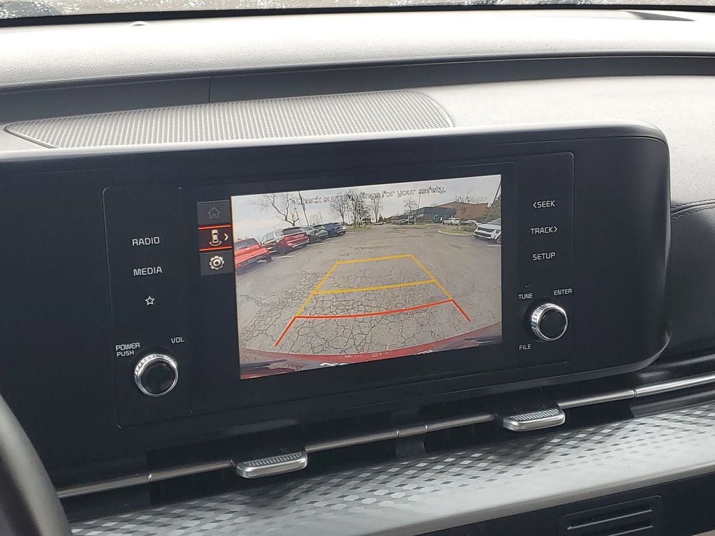 2024 Kia Carnival LX