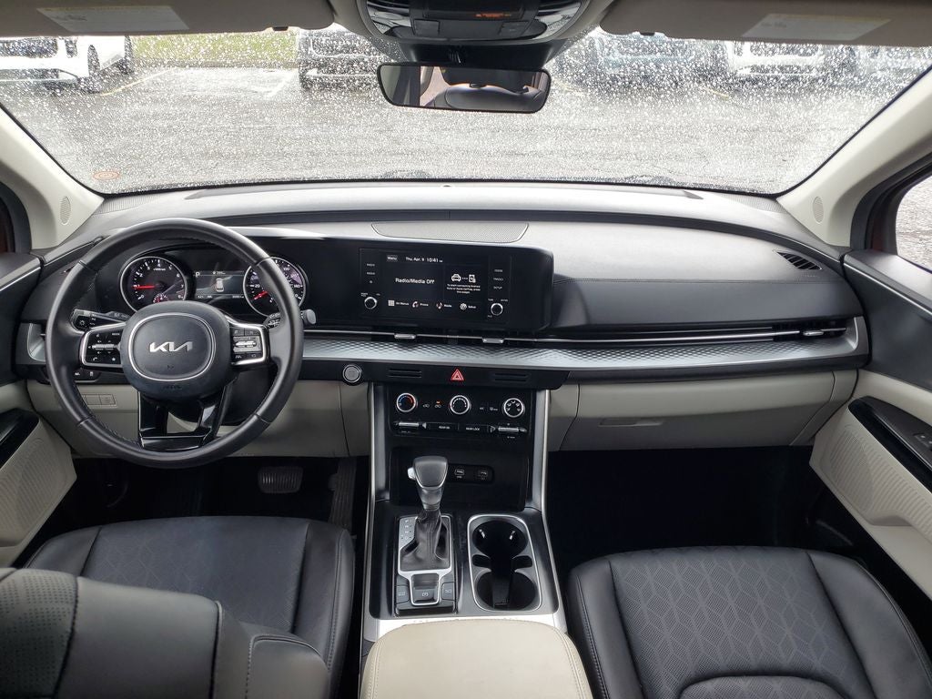 2024 Kia Carnival LX
