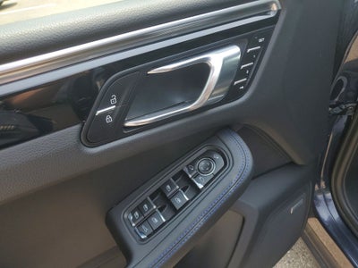 2022 Porsche Macan S