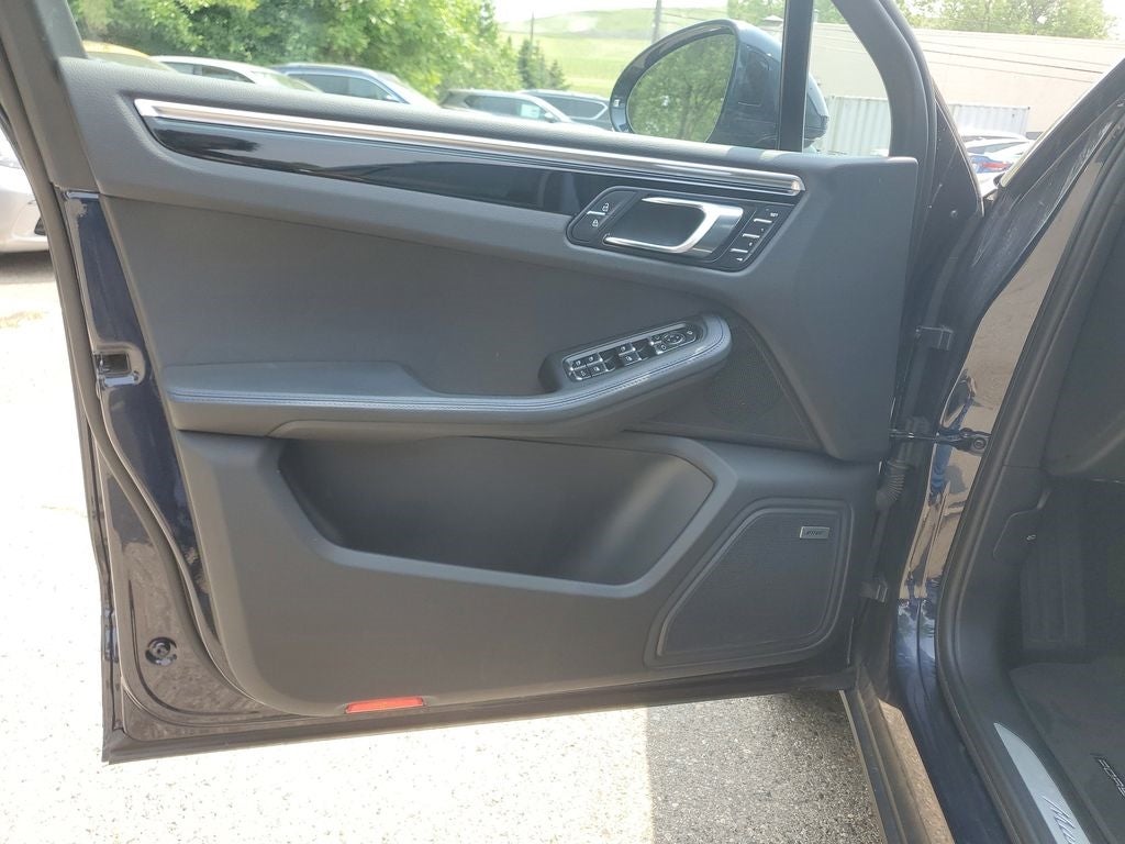 2022 Porsche Macan S