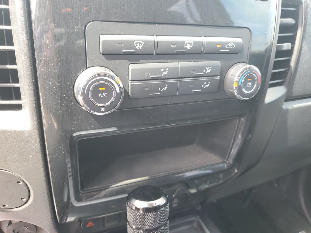 2013 Nissan Titan SV