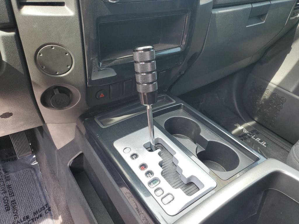 2013 Nissan Titan SV