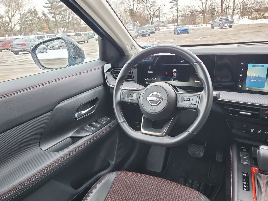 2025 Nissan Kicks SR