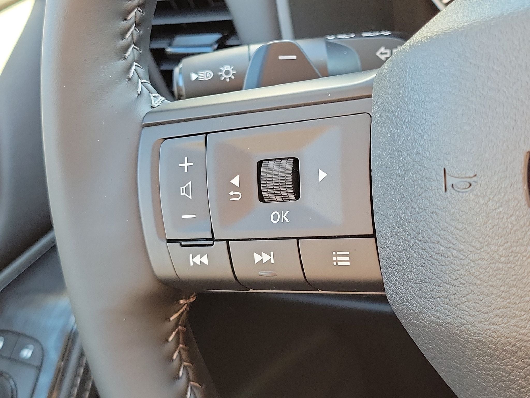 2027 Nissan Rogue SV