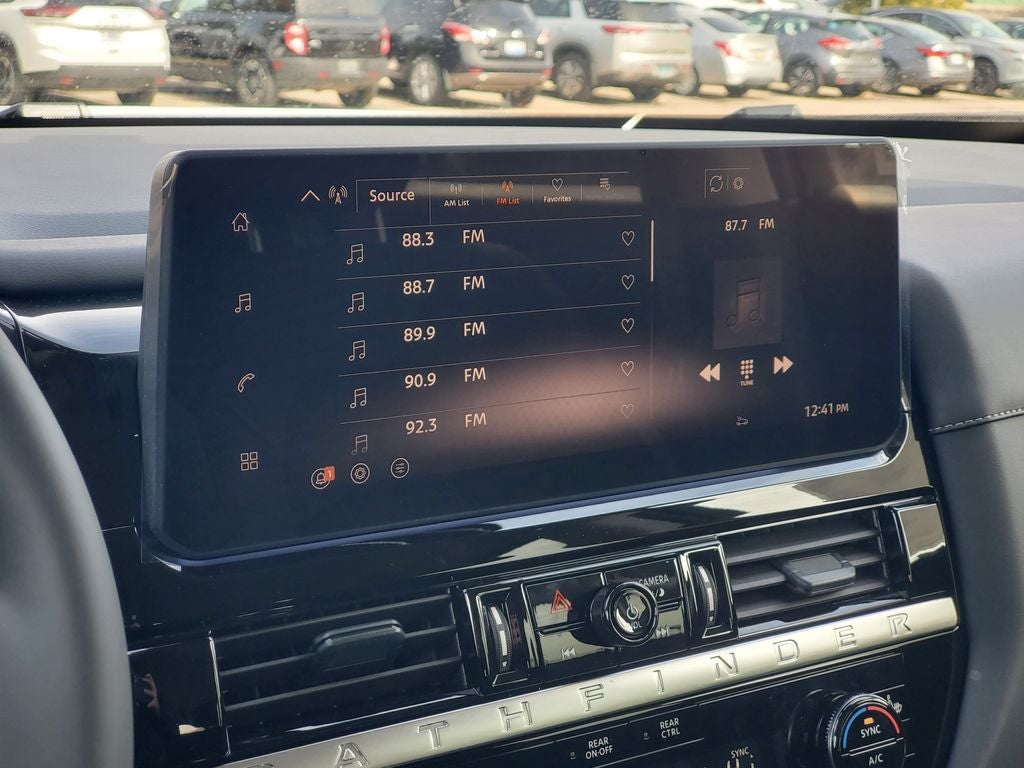 2026 Nissan Pathfinder SV