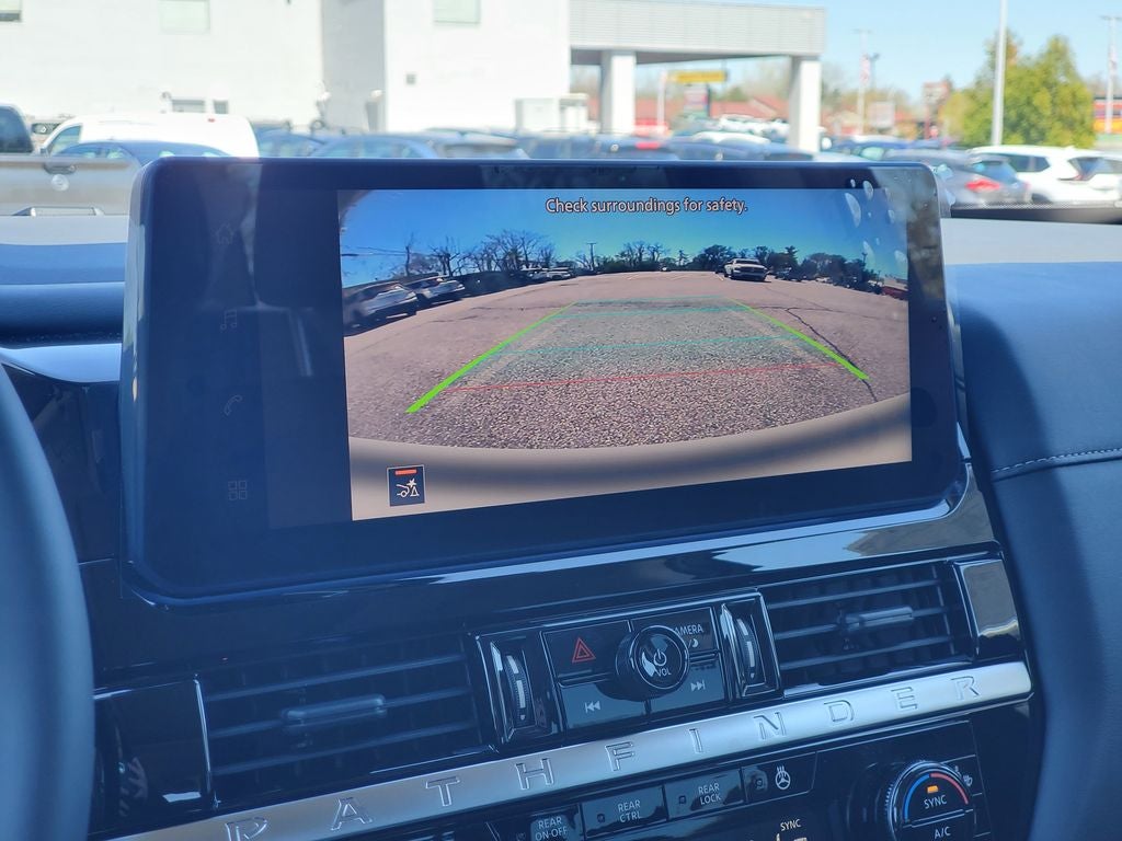 2026 Nissan Pathfinder SV