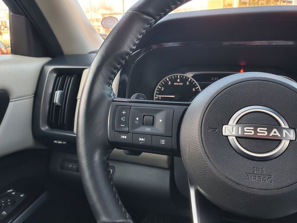 2023 Nissan Pathfinder SL