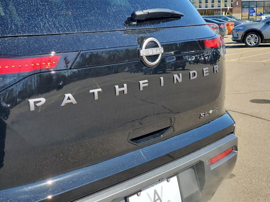 2026 Nissan Pathfinder SL