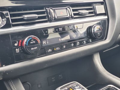 2023 Nissan Pathfinder Platinum w/ CAPTAINS CHAIRS