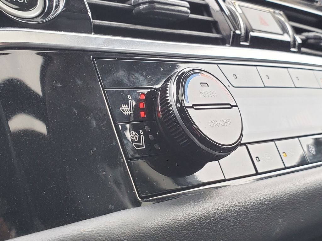 2023 Nissan Pathfinder Platinum w/ CAPTAINS CHAIRS