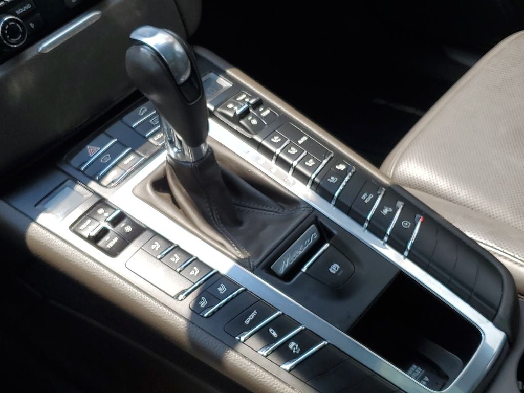 2016 Porsche Macan Turbo