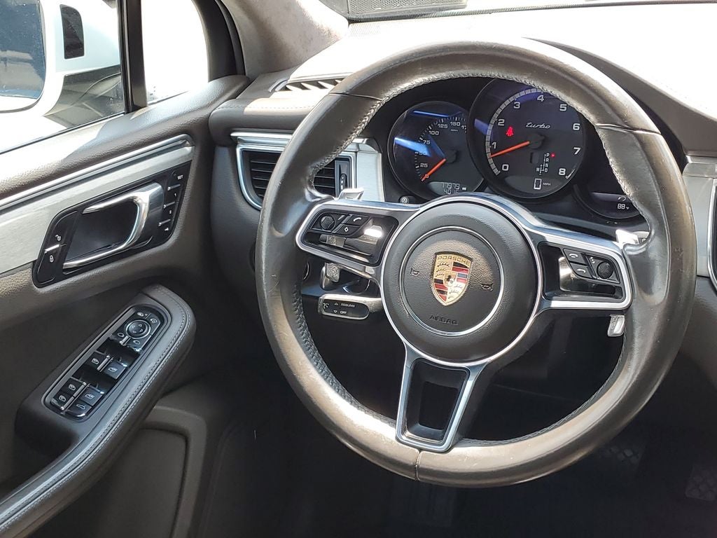 2016 Porsche Macan Turbo