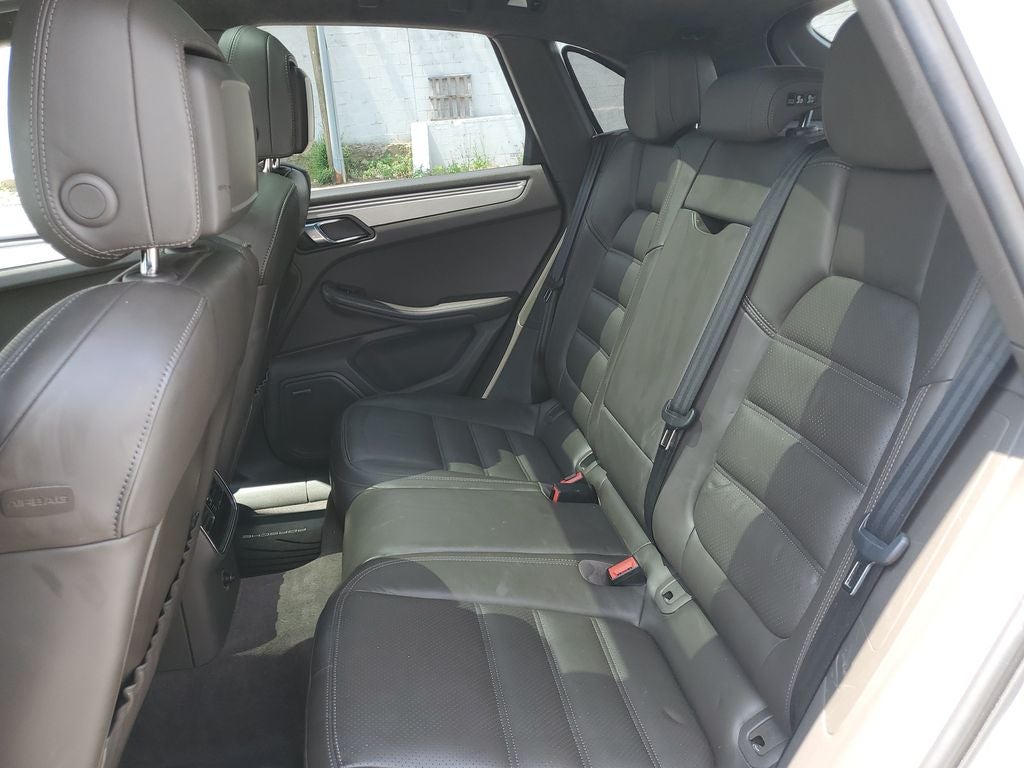 2016 Porsche Macan Turbo