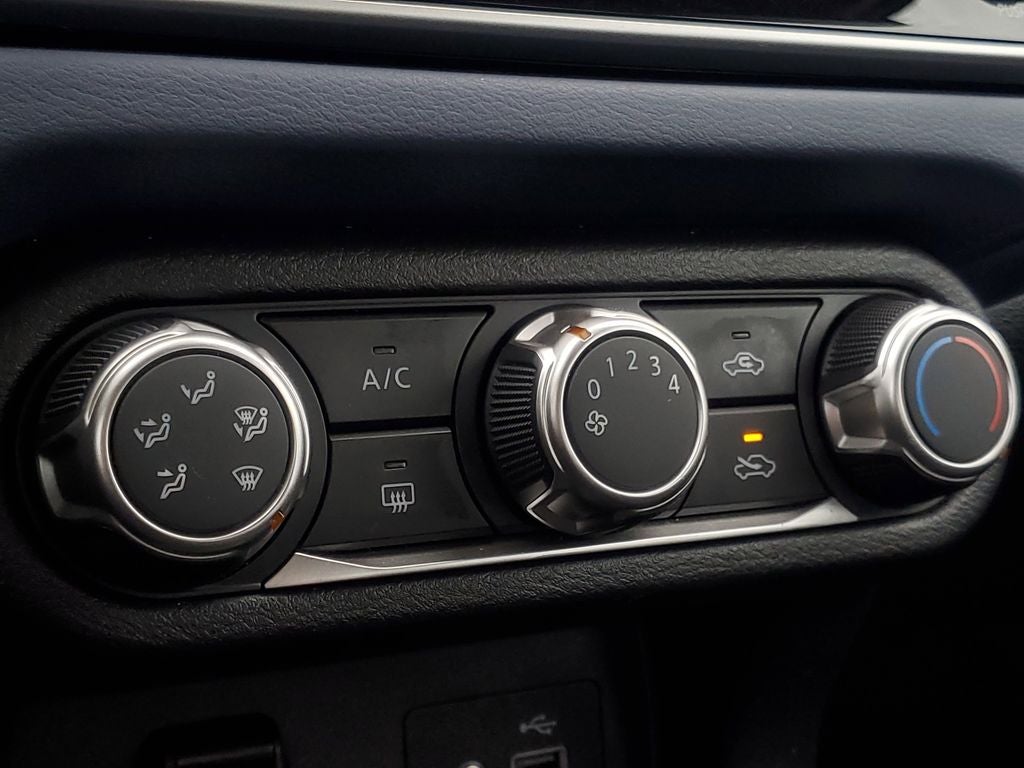 2023 Nissan Versa SV