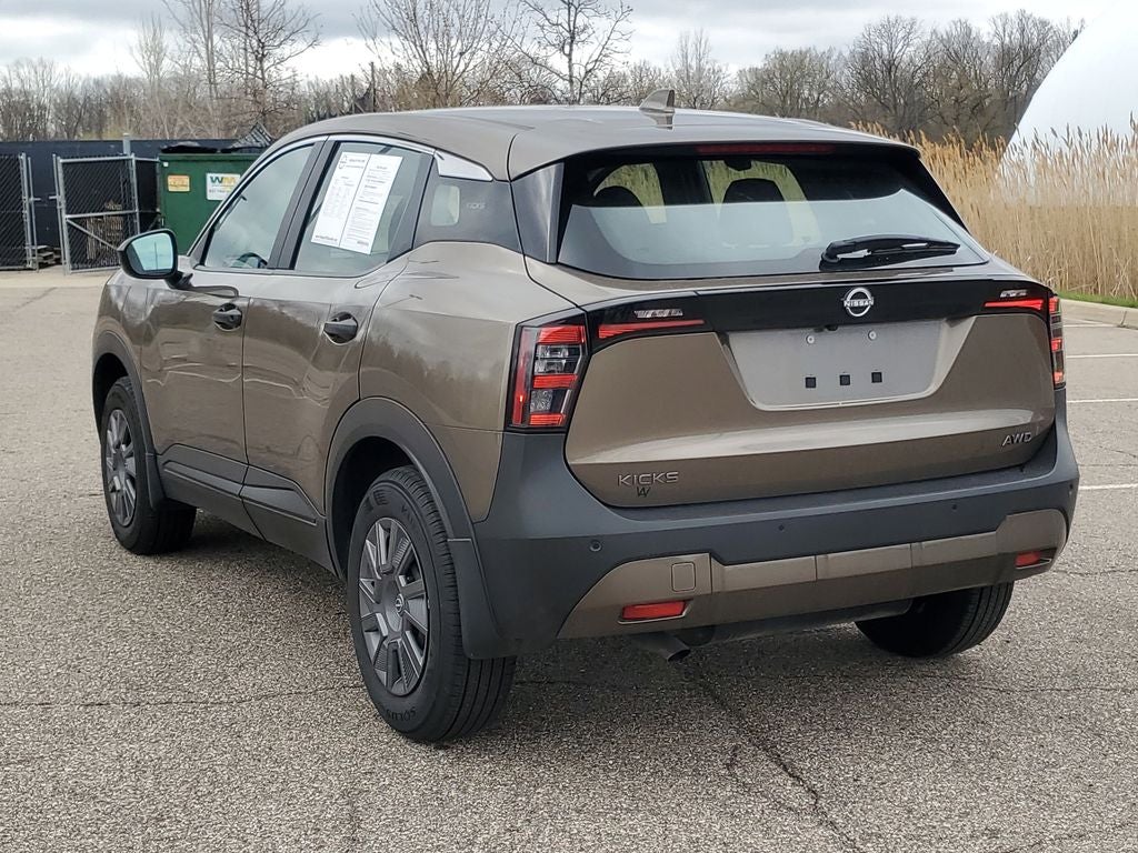 2025 Nissan Kicks S