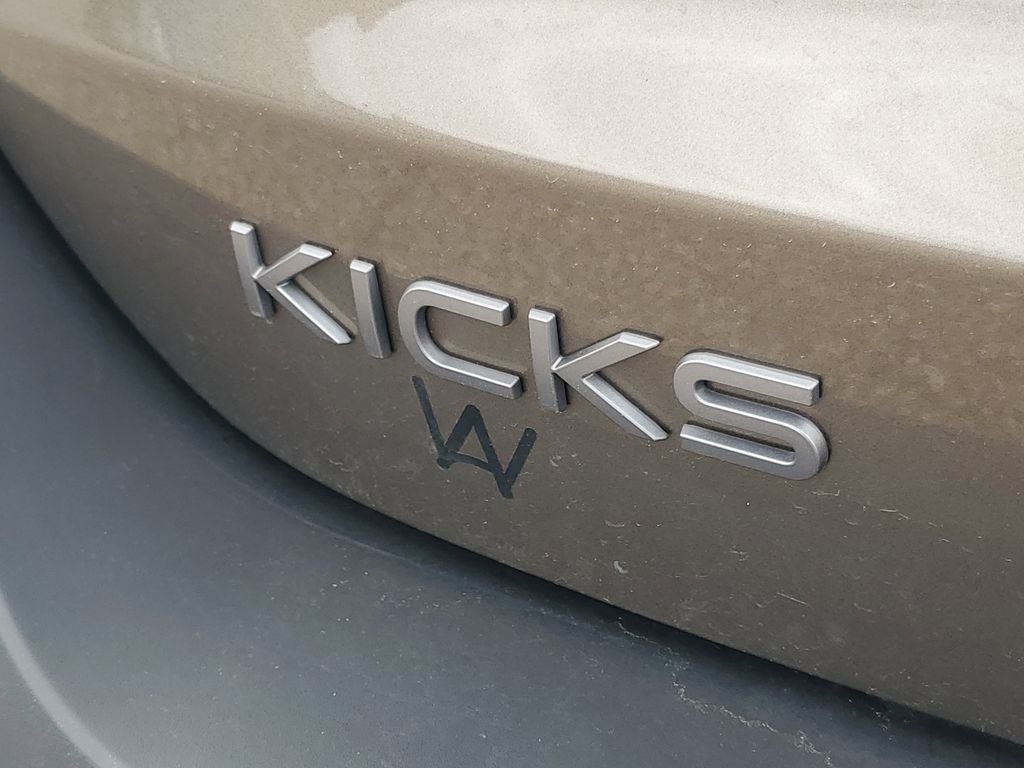 2025 Nissan Kicks S