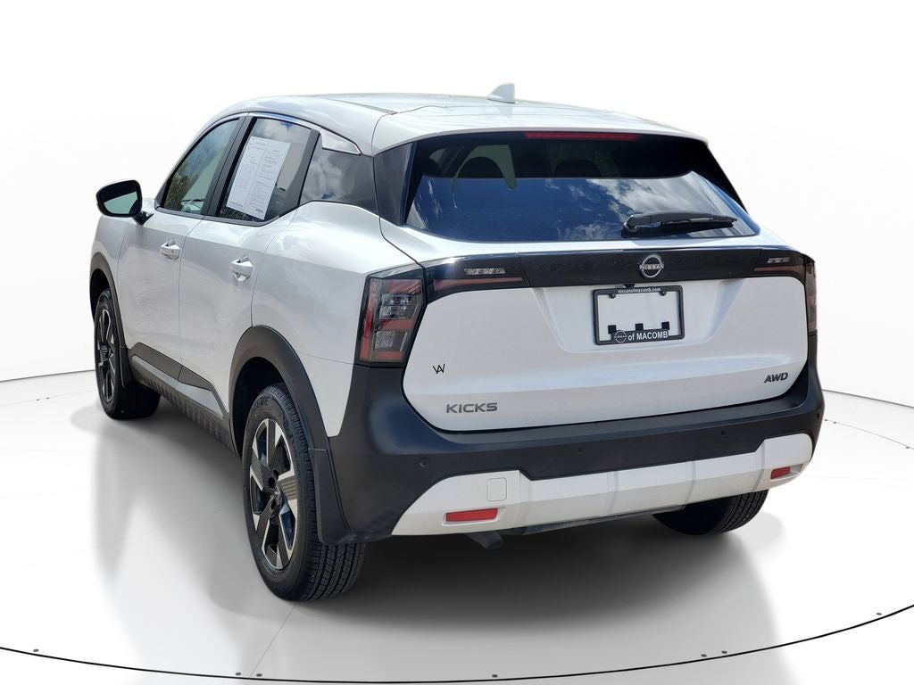 2025 Nissan Kicks SV