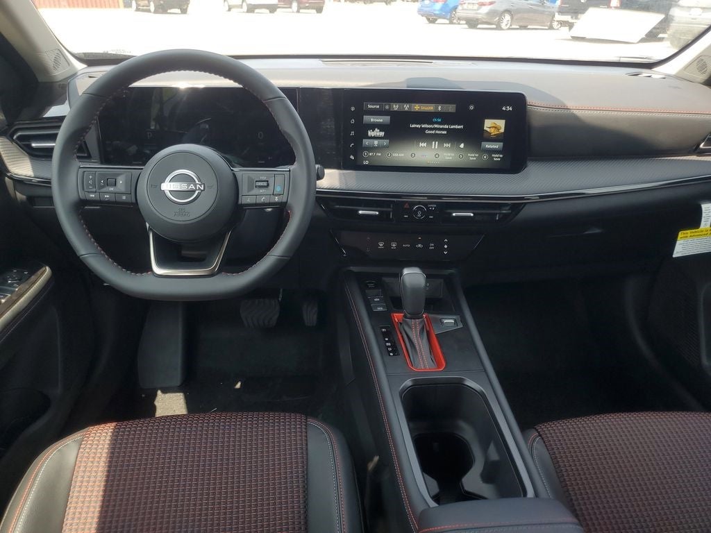 2025 Nissan Kicks SR