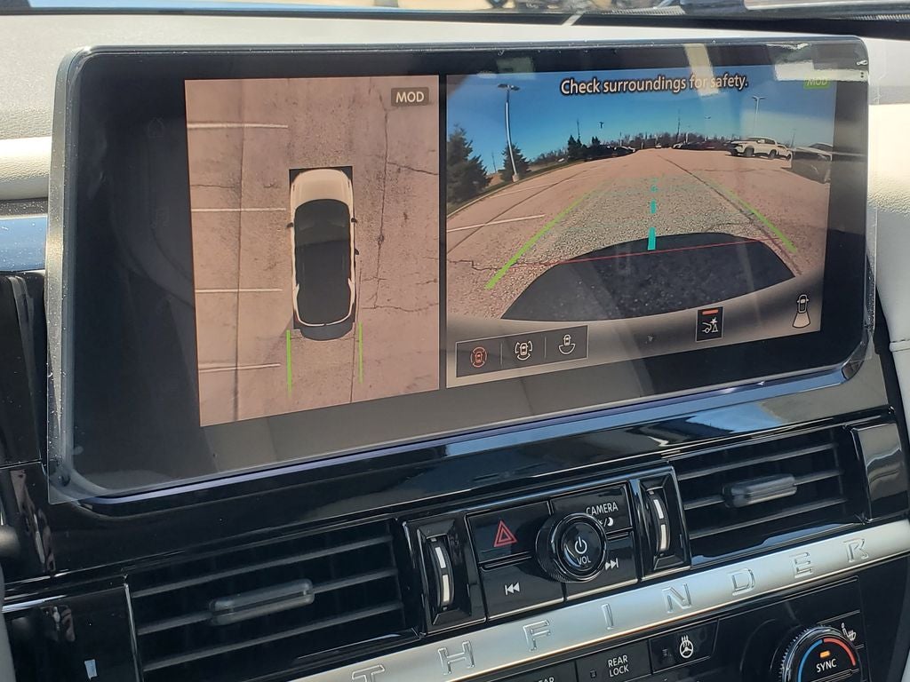 2026 Nissan Pathfinder SL