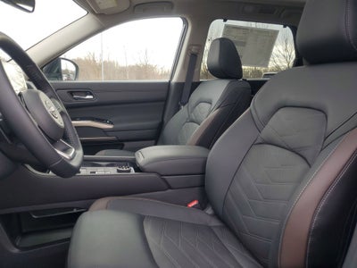 2025 Nissan Pathfinder Platinum