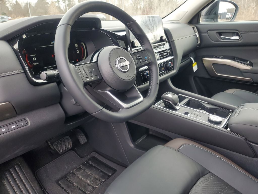 2025 Nissan Pathfinder Platinum