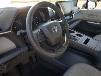 2023 Toyota Sienna LE
