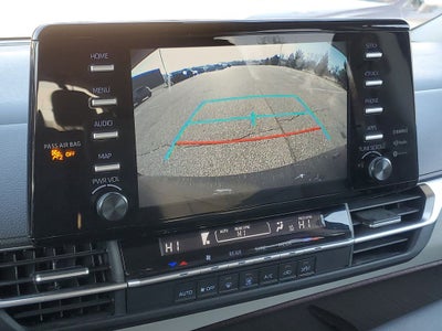 2023 Toyota Sienna LE