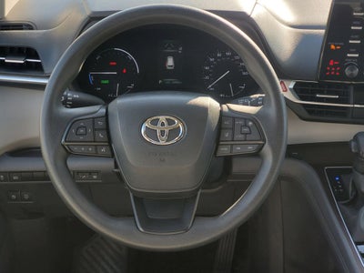 2023 Toyota Sienna LE