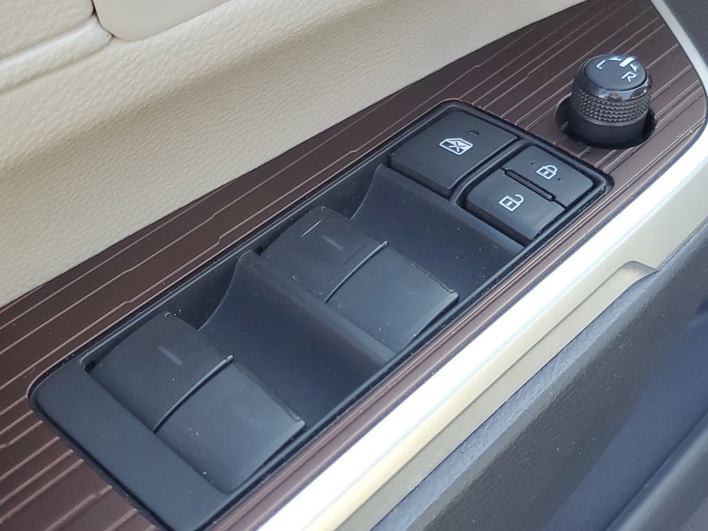 2023 Toyota Sienna LE